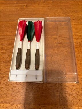 Vintage Set Of Unicorn Brass 29 Grams Semi-Heavy Darts Original Feather Flights